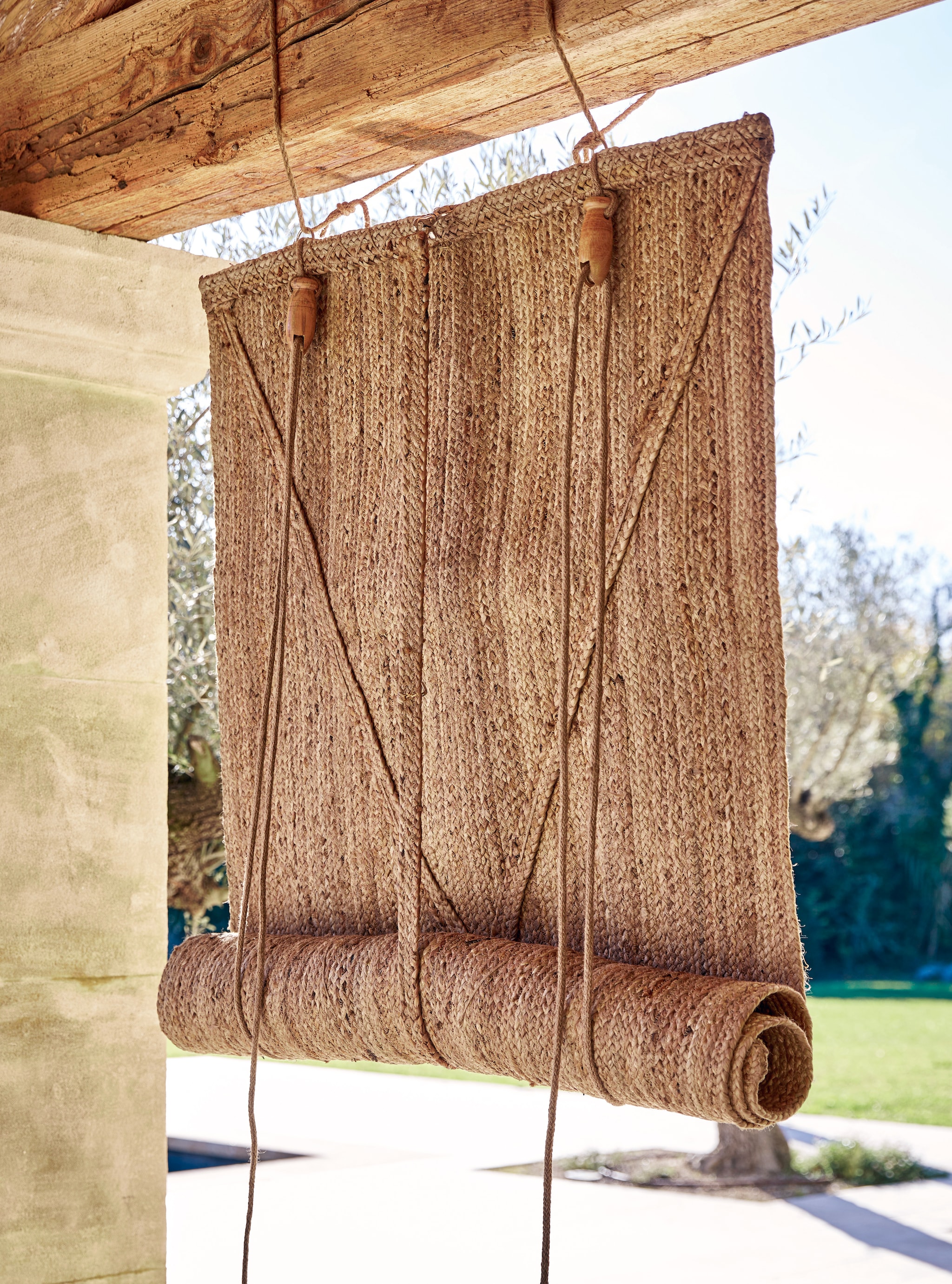 Loberon rolgordijn Georgia, jute, bruin, 100x200 cm (bxh) € 94,95 (loberon.nl). vtwonen Landelijk 08-2026