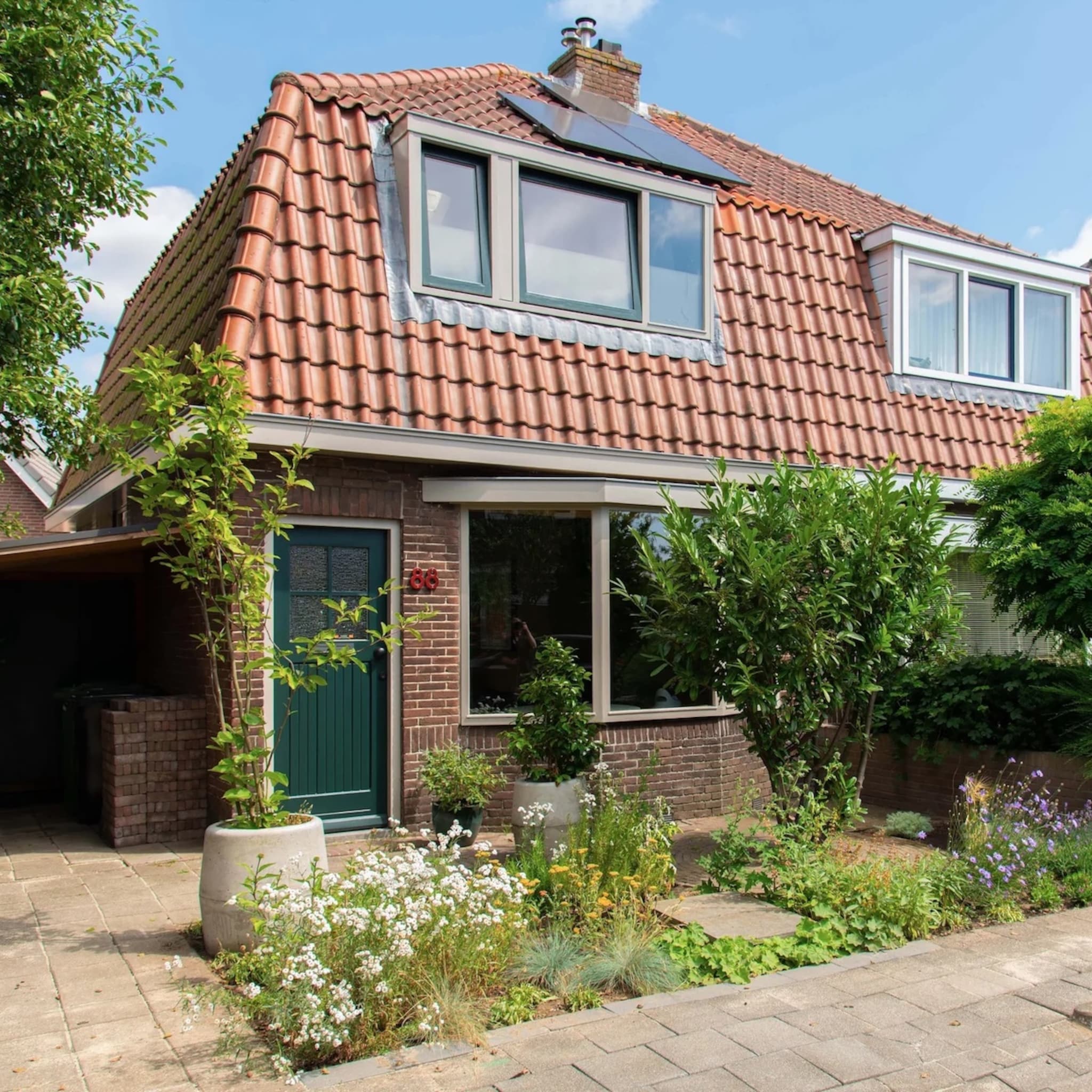 jaren 30 woning beverwijk gele muren