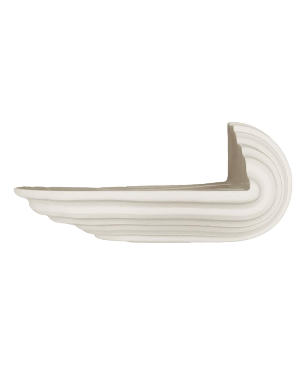 Wandplank Boschroom, David Derksen x Cor Unum, aardewerk, wit, 48x8x15 cm (bxdxh) € 97,- (cor-unum.com). vtwonen design 6-2026 | fotografie Katoo Peeters
