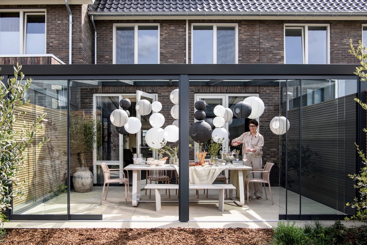feest aan huis zo maak je een tuinkamer avondproof