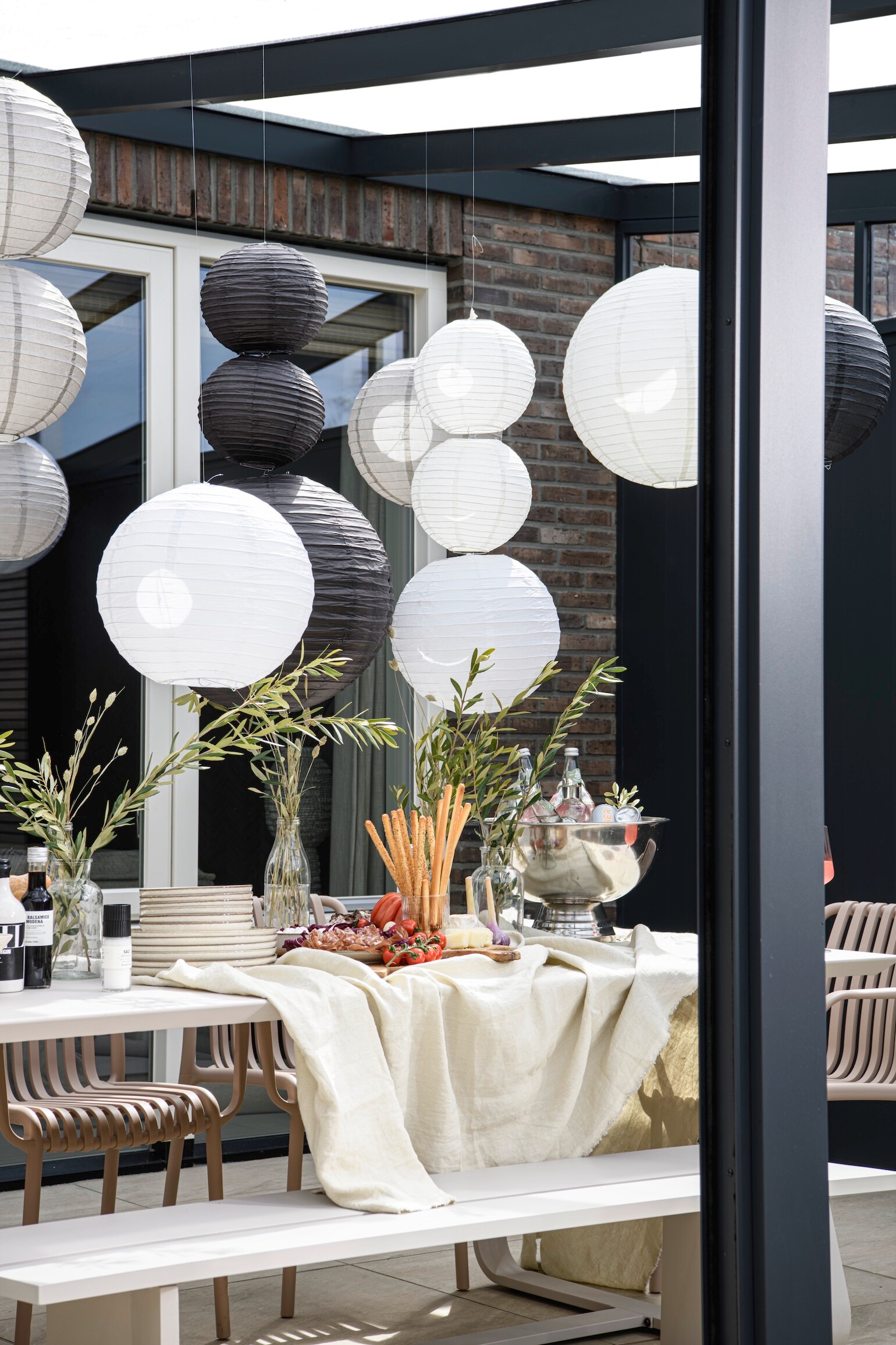 feest aan huis zo maak je een tuinkamer avondproof