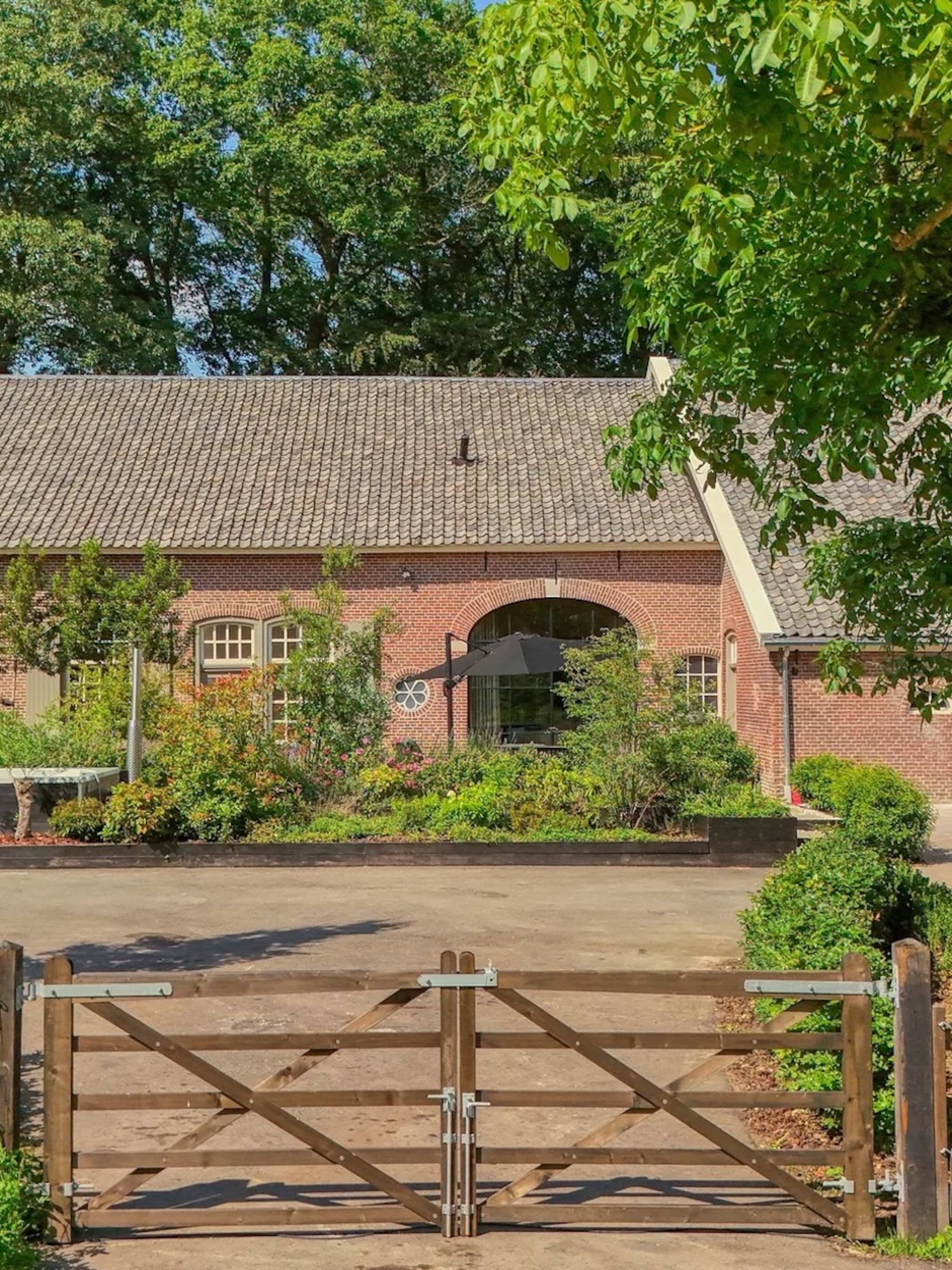 romantisch landelijke woonboerderij paardenstal