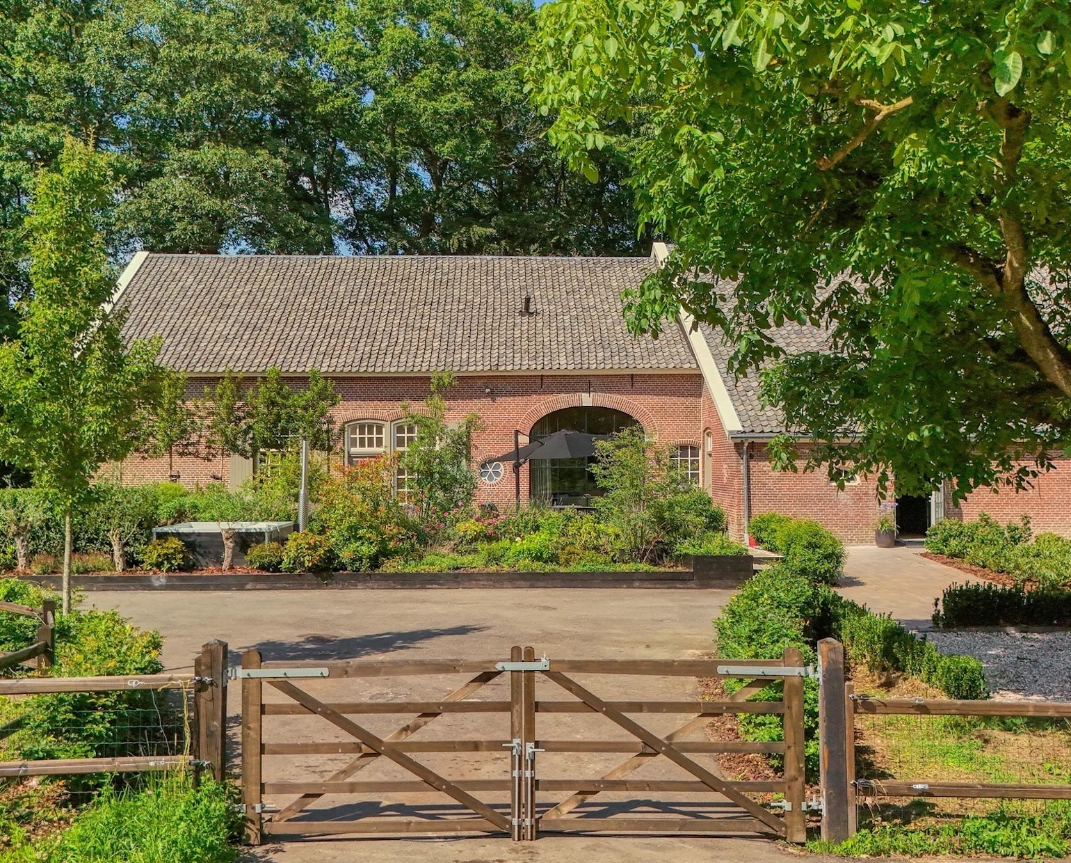 romantisch landelijke woonboerderij paardenstal