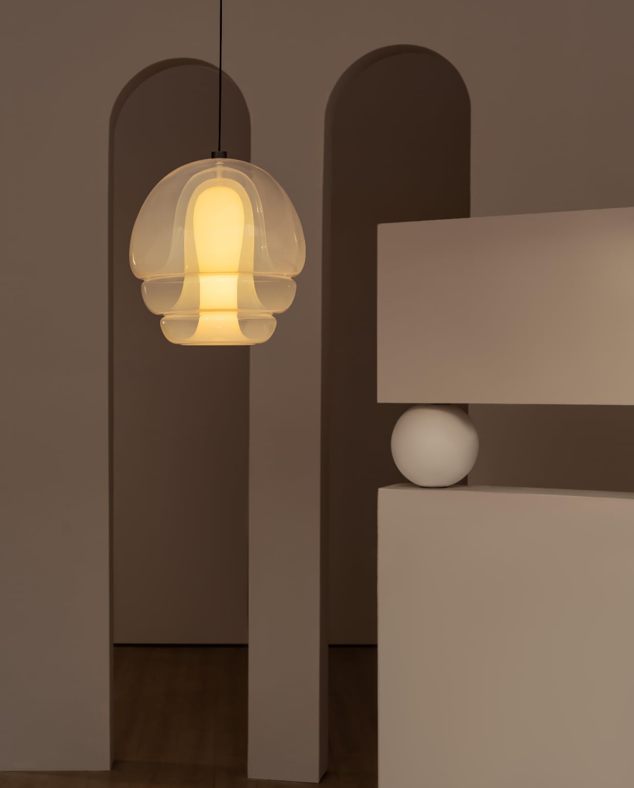 Lamp Medusa, Established & Sons vtwonen Design 07-2026 | fotografie Robert Rieger