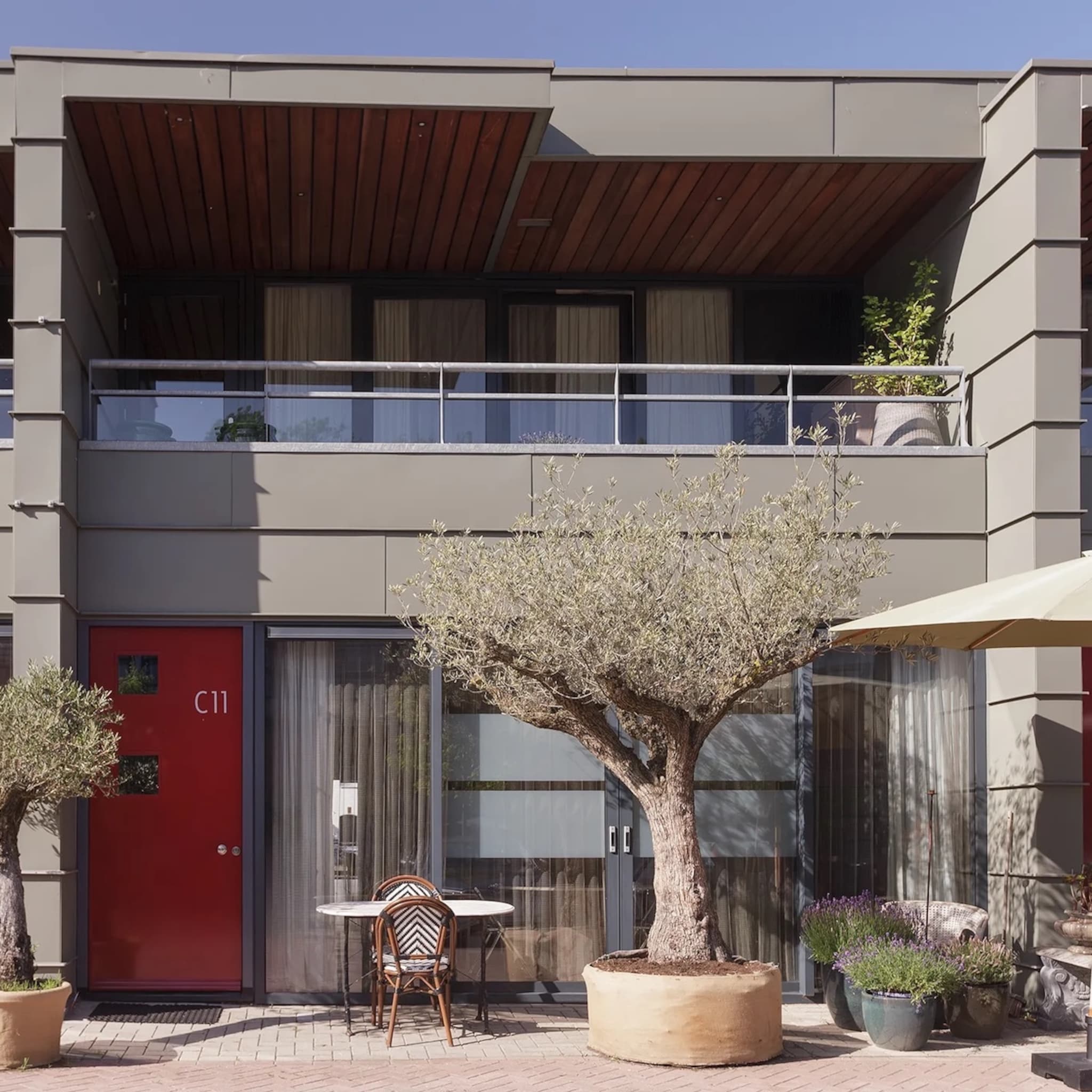 loftachtige woning dakterras yoga amsterdam