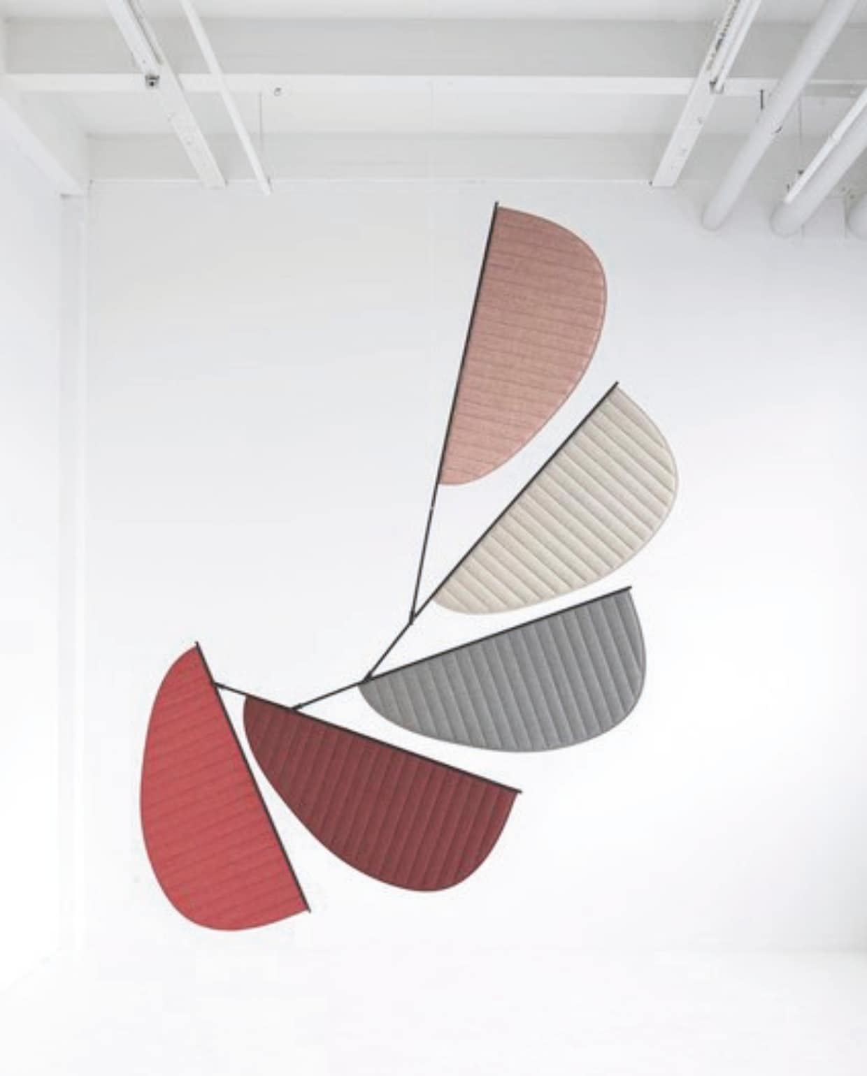 Balance voor Cappellini, een sculpturale roomdivider die de akoestiek verbetert. vtwonen Design 07-2026