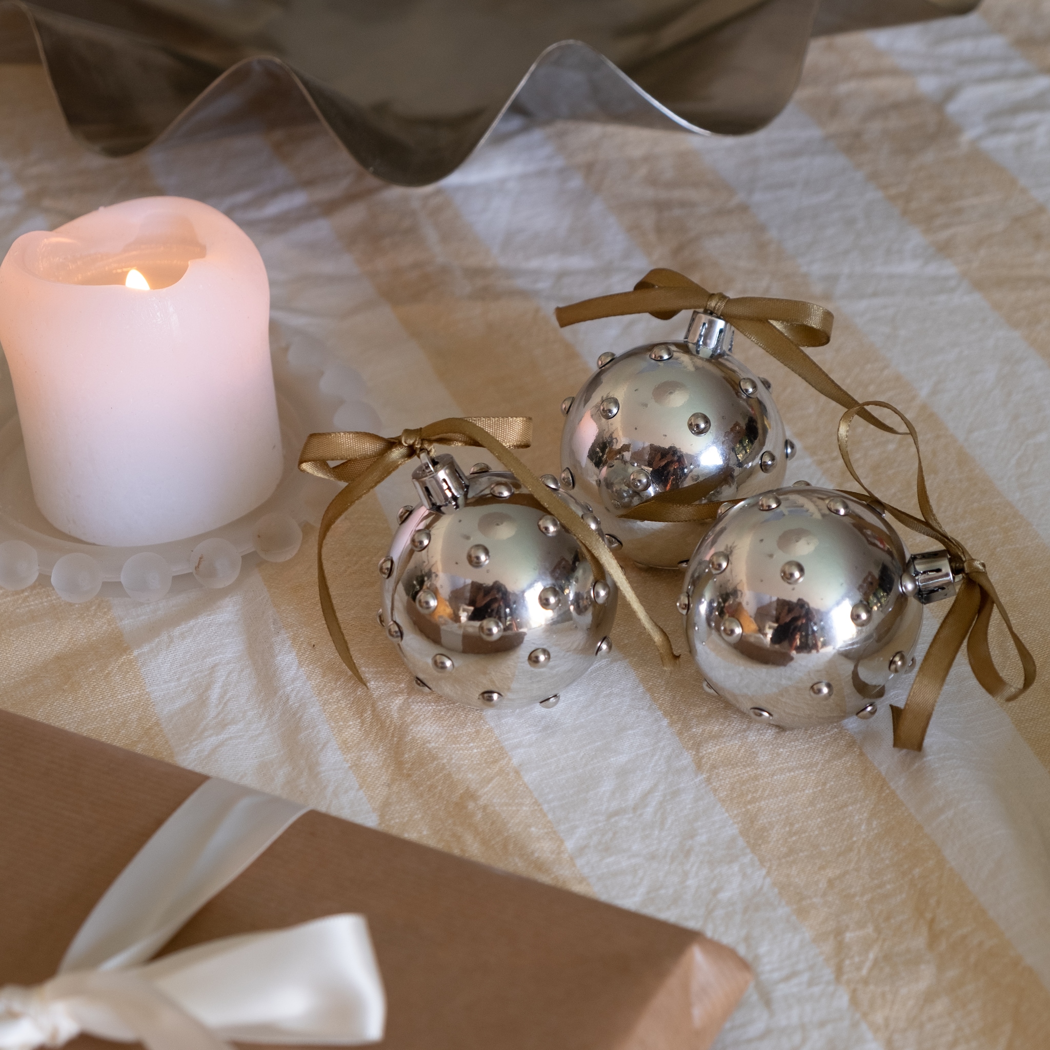 diy kerstballen met studs