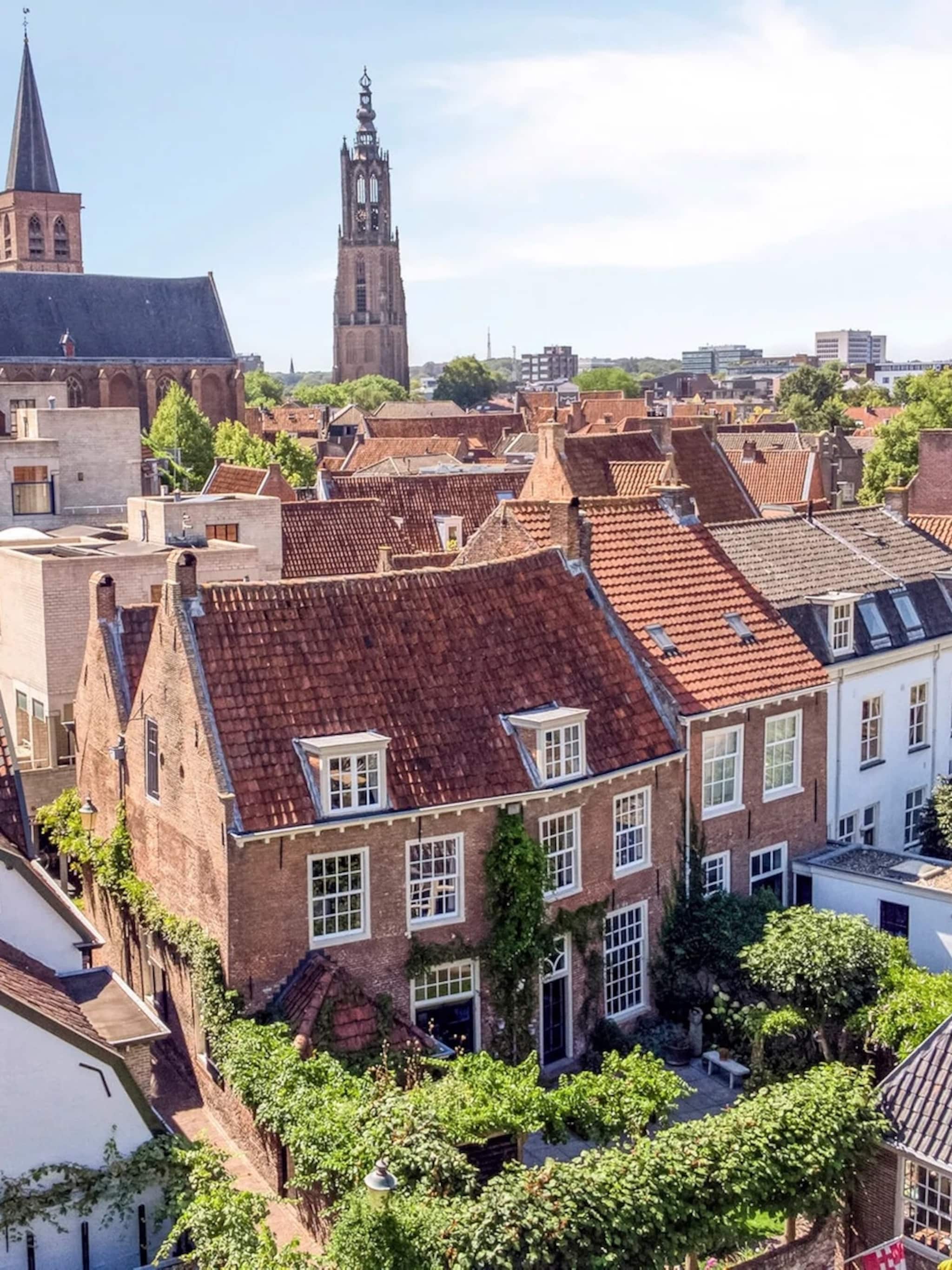 grachtenpand amersfoort eeuwenoude elementen theehuis