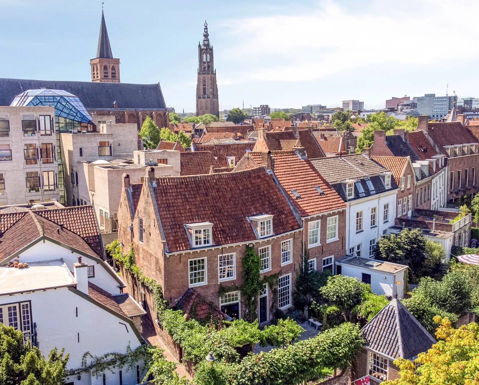 grachtenpand amersfoort eeuwenoude elementen theehuis