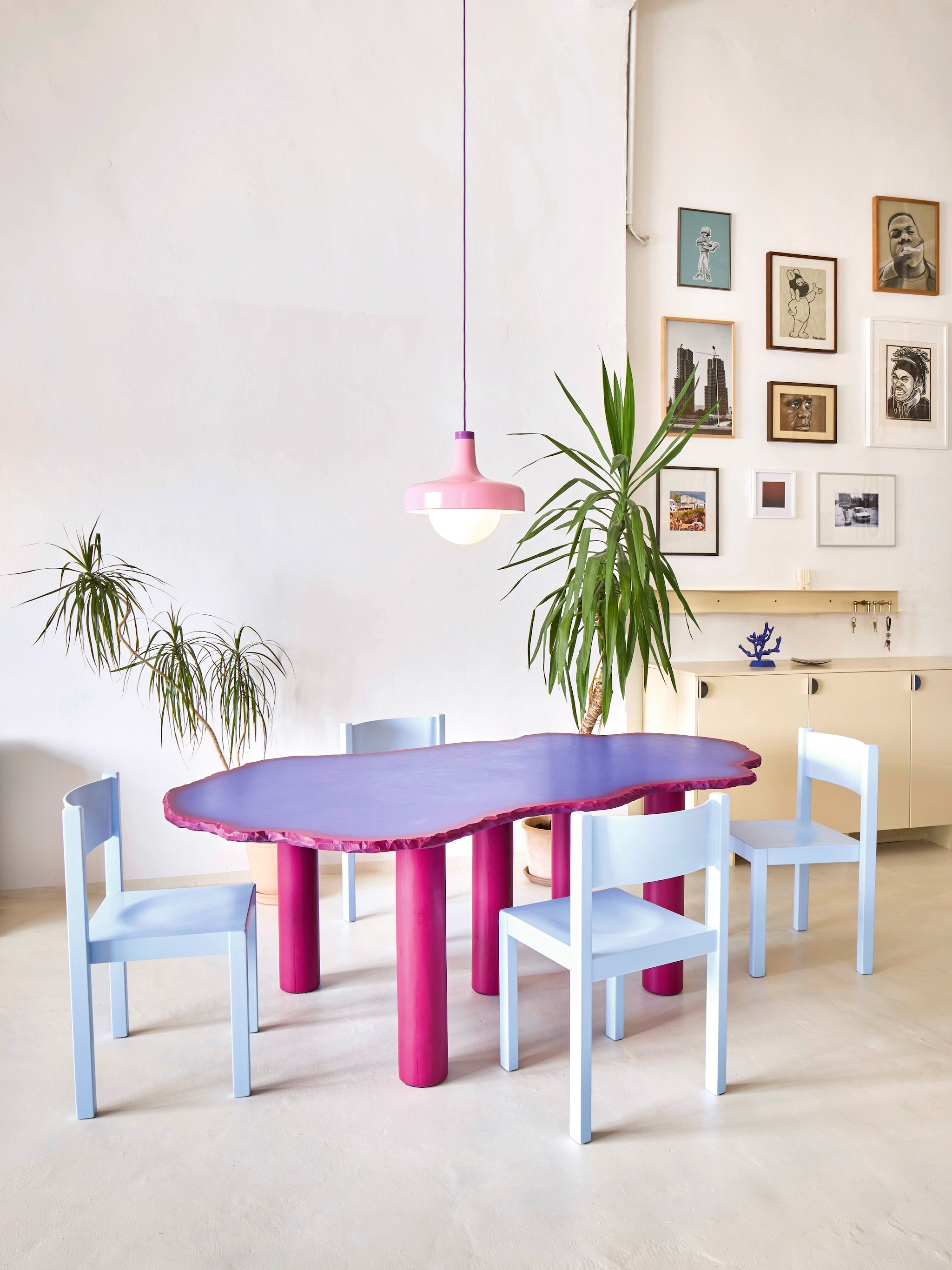 binnenkijken in loft met expressieve stijl