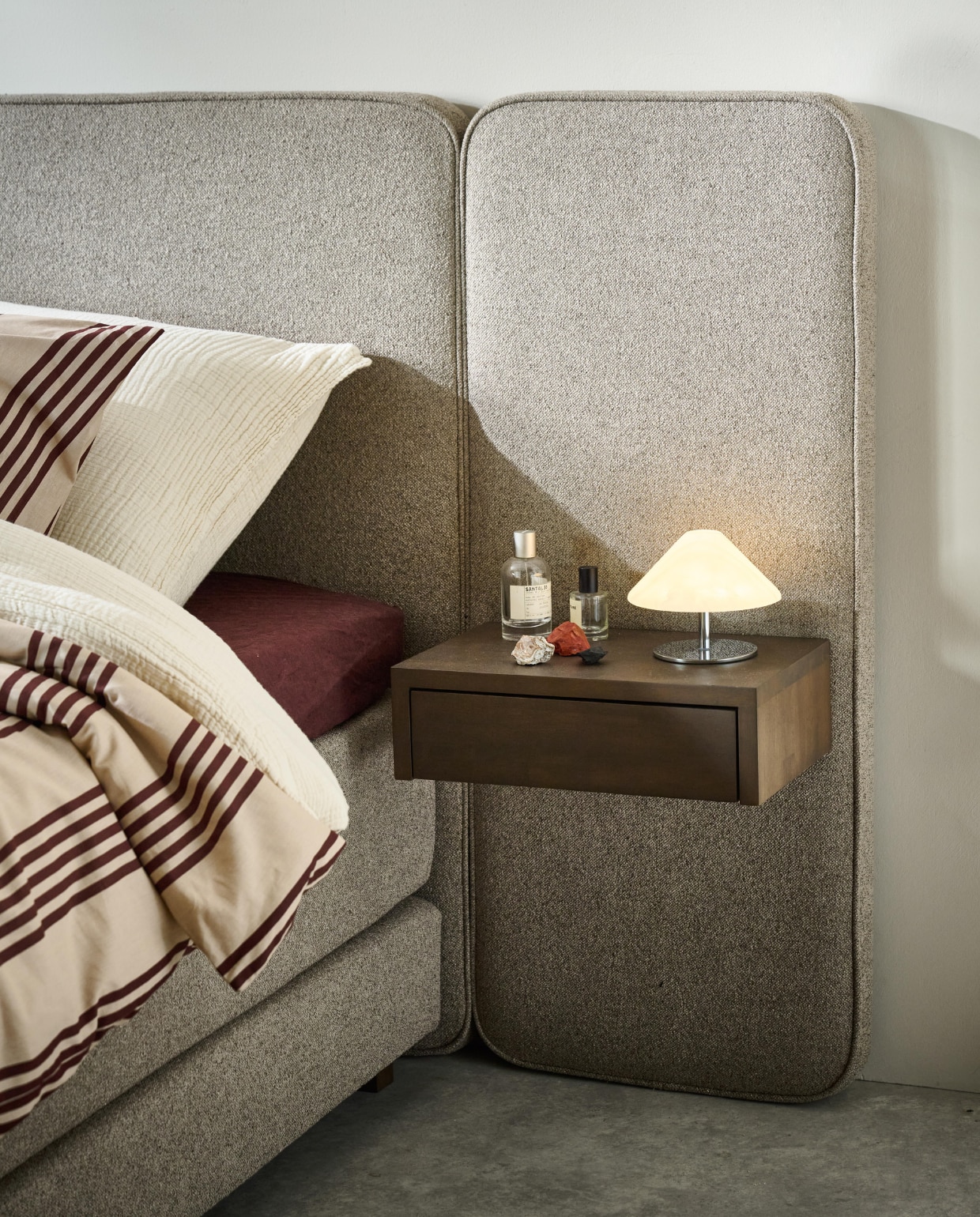 Swiss Sense boxspring Home Connect - by vtwonen fotografie Sjoerd Eickmans | styling Kim van Rossenberg
